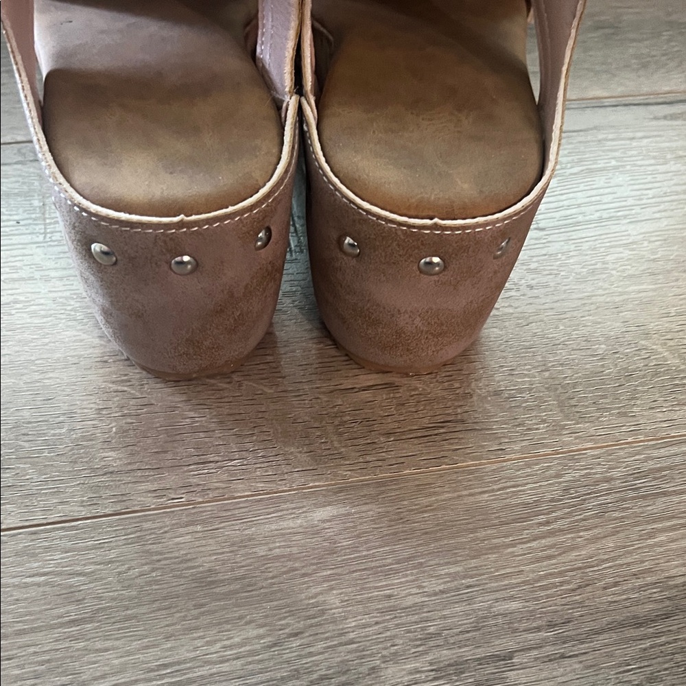 Boutique Brown Wedge Sandals - Picture 5 of 5